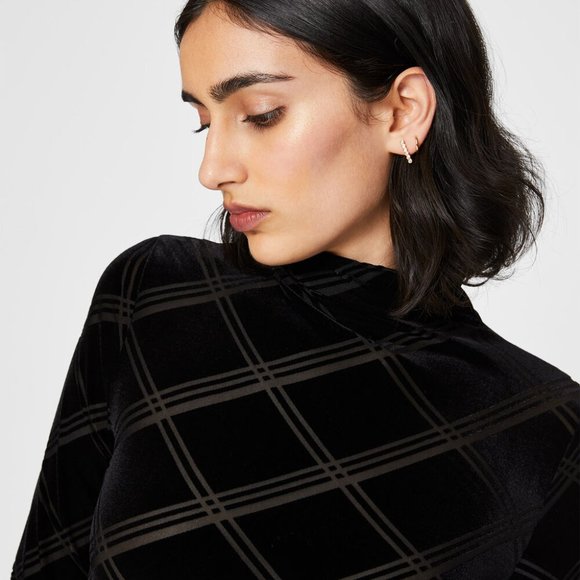 Brand New Club Monaco Velvet Turtleneck Top - Picture 2 of 4